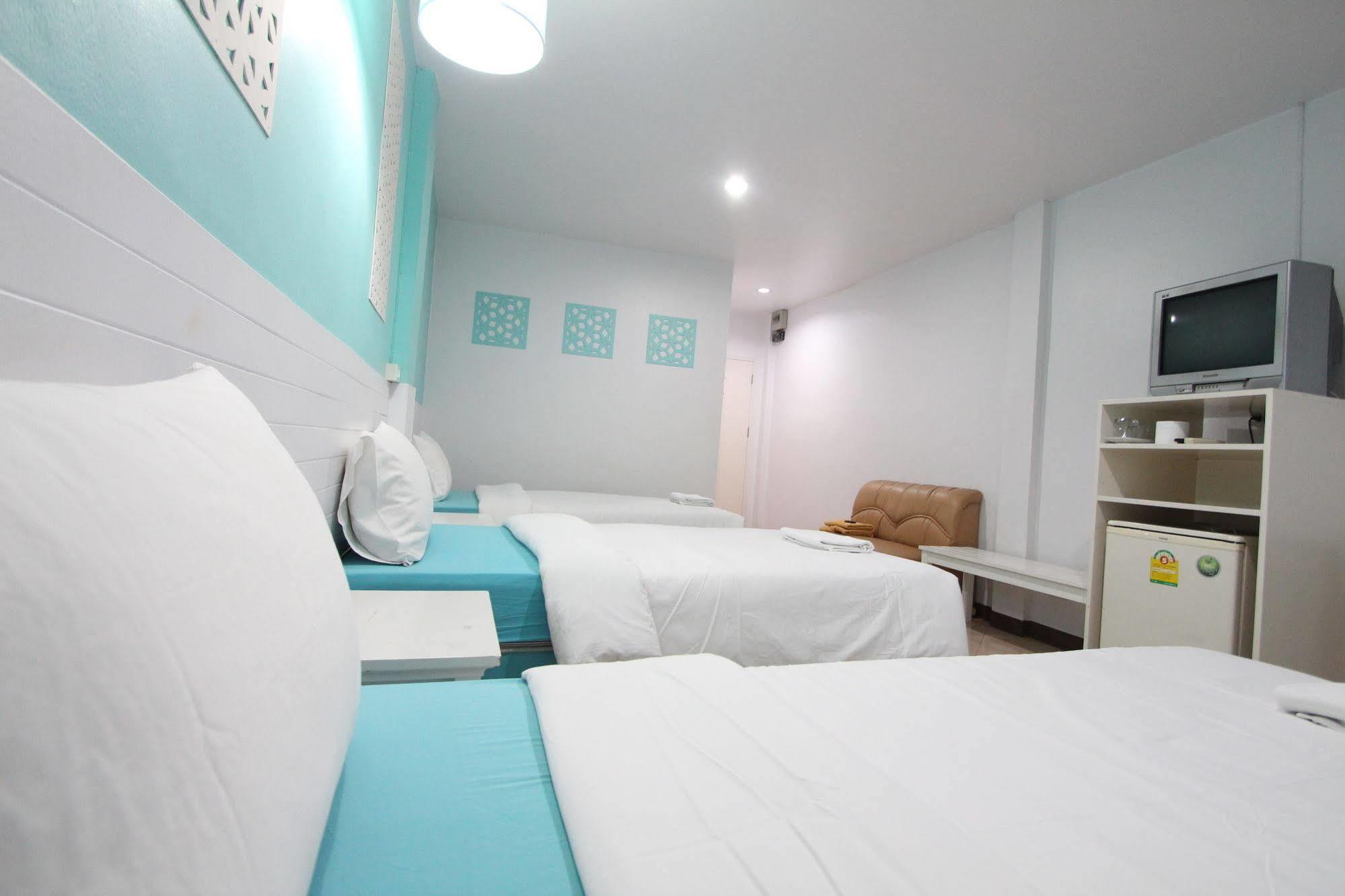 Preme Hostel Bangkok Buitenkant foto
