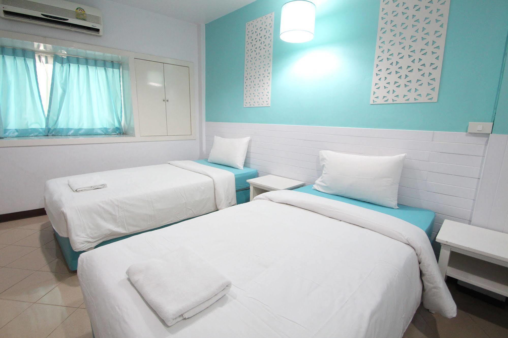 Preme Hostel Bangkok Buitenkant foto
