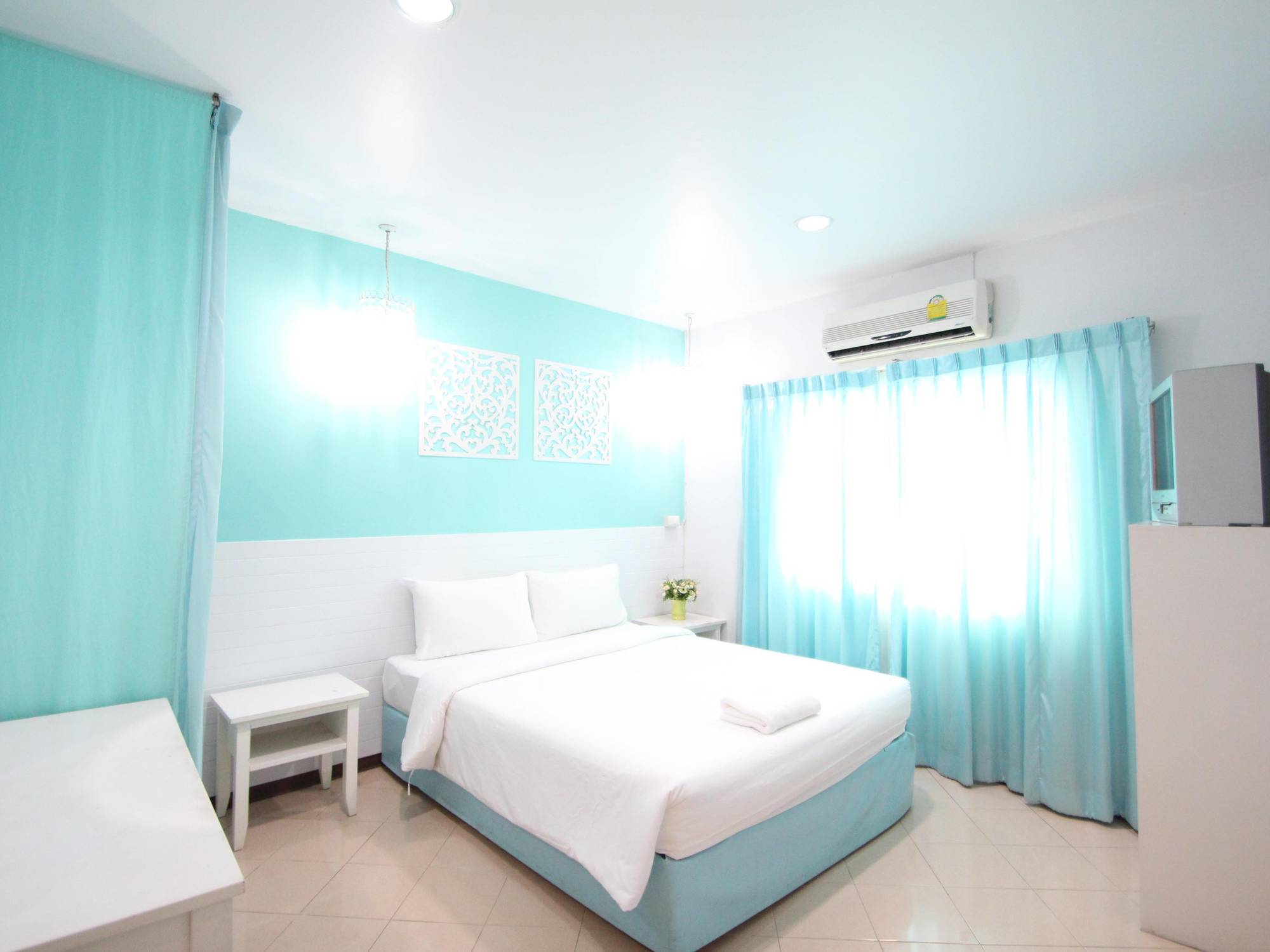 Preme Hostel Bangkok Buitenkant foto