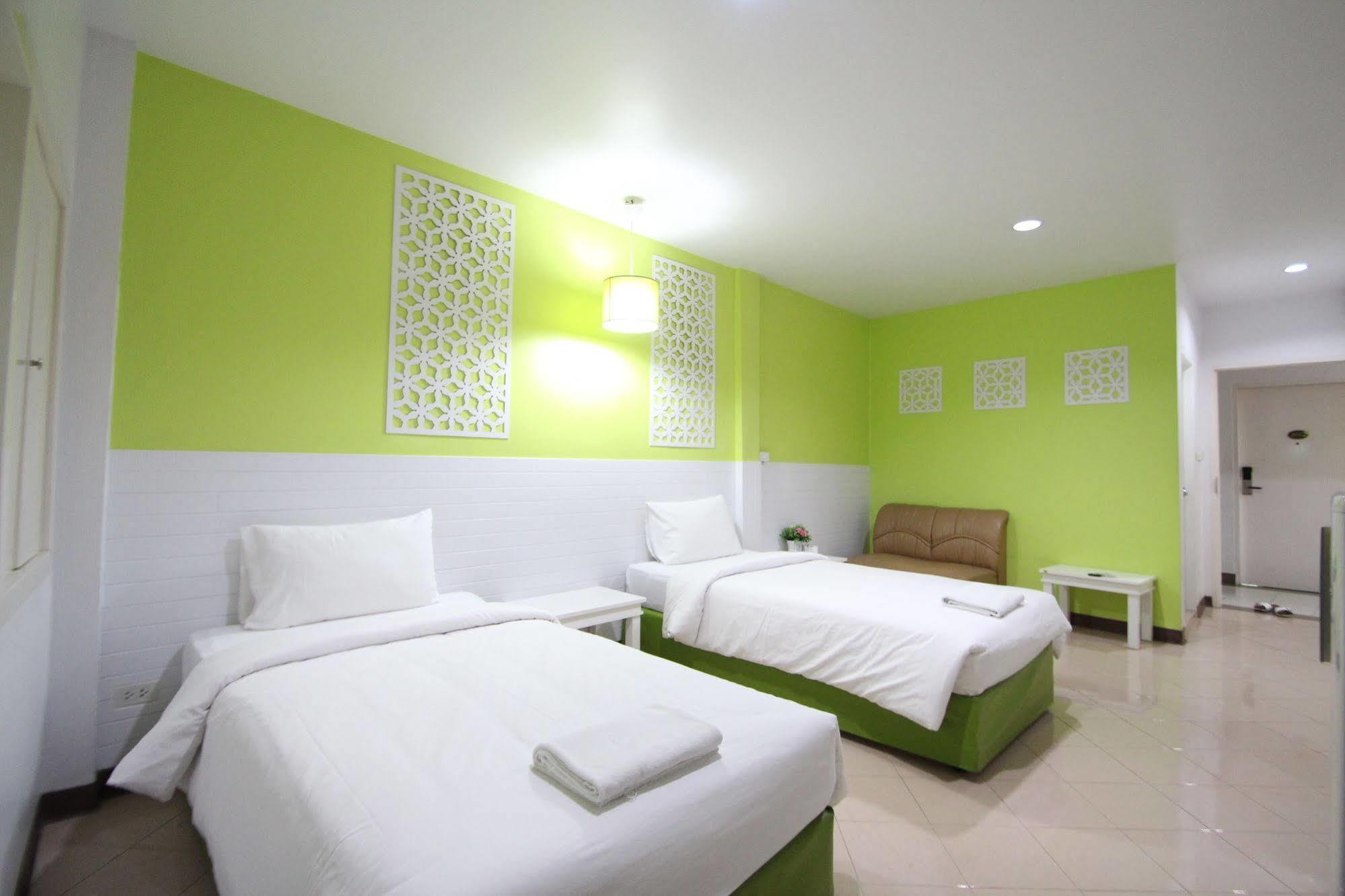 Preme Hostel Bangkok Buitenkant foto